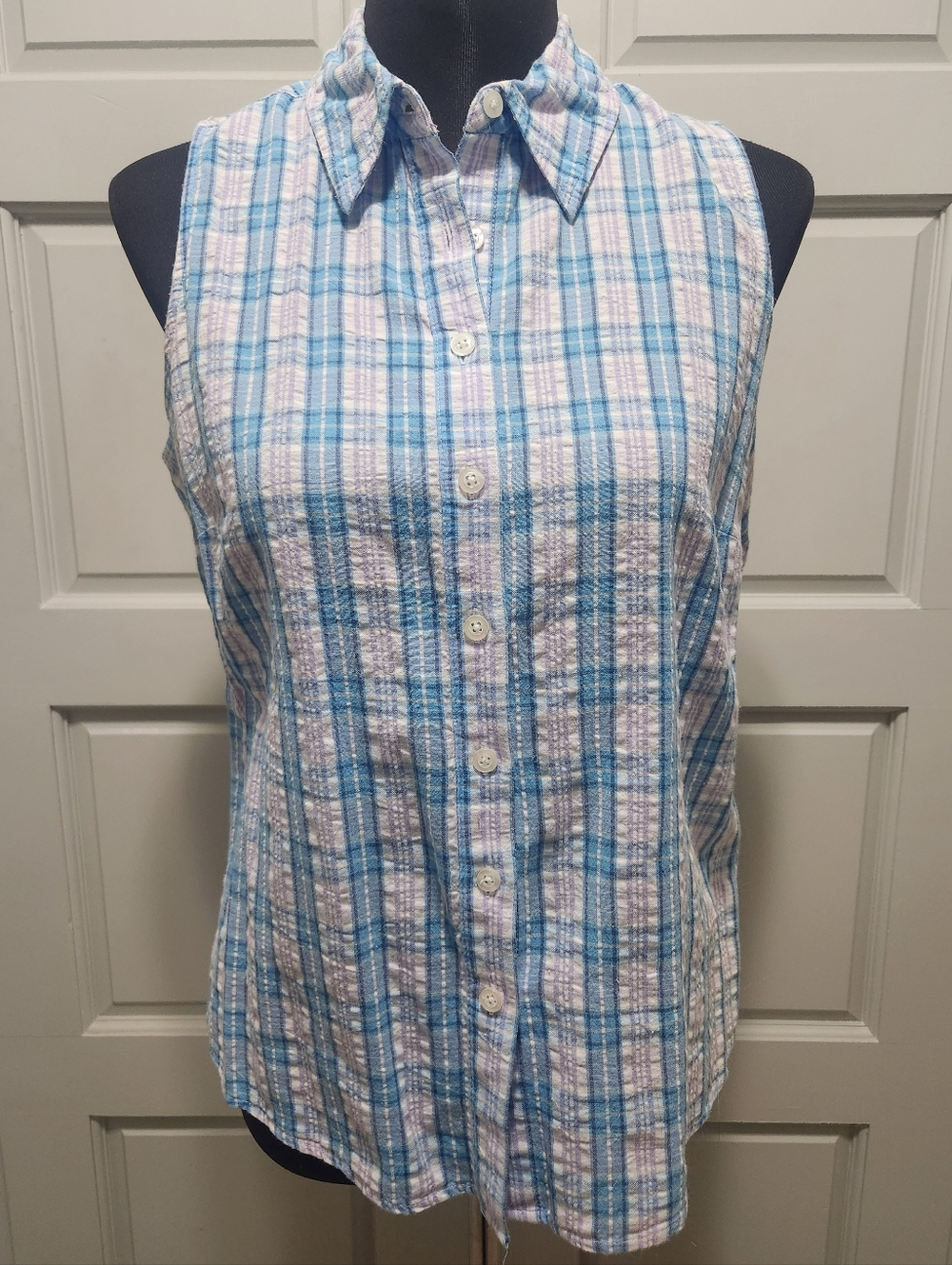 Basic Editions Women's Medium Blue, White, Lavender Plaid Sleeveless Button Down